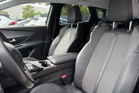 Peugeot 3008 Allure Pack 1.5 BlueHDi S&S EAT8
