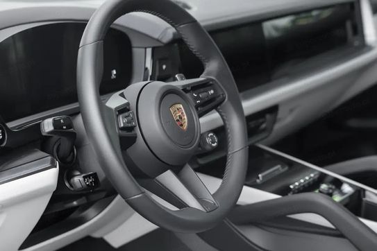 Porsche Cayenne Coupe E-Hybrid Black Edition