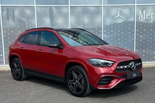 Mercedes GLA 200  AMG Line