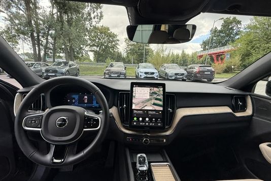 Volvo XC60 B5 B AWD Plus Dark