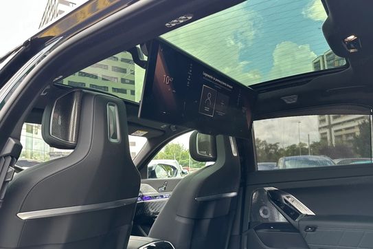 BMW Seria 7 M760e PHEV xDrive Individual Edition sport-aut
