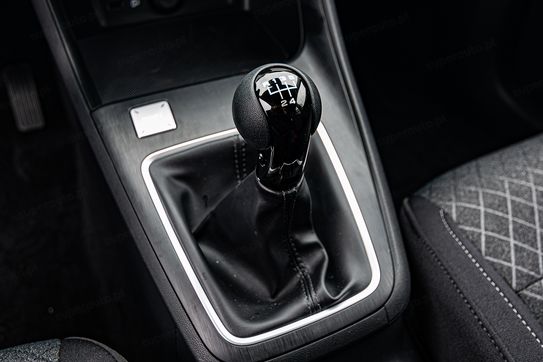 MG ZS 1.5  Standard MT