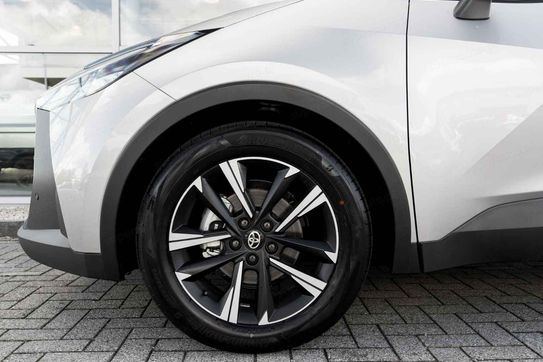 Toyota C-HR Style 2.0 Hybrid Dynamic Force Plug-in