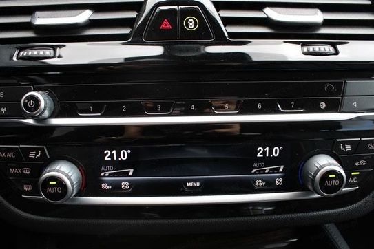 BMW Seria 5 Touring 520d xDrive Luxury Line
