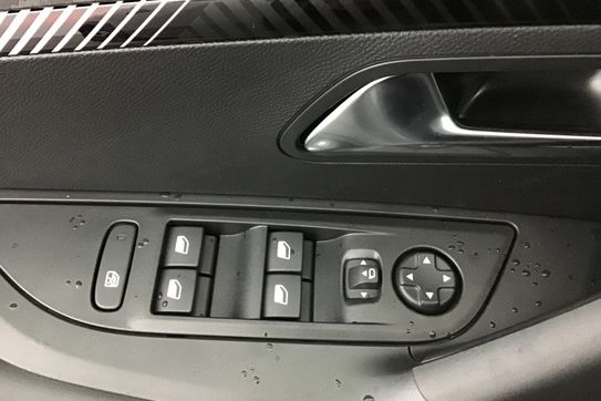 Peugeot 2008 ALLURE 1.2 PureTech