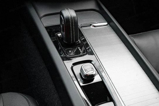 Volvo V60 B4 D R-Design