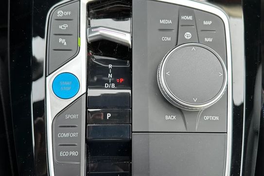 BMW iX3 80kWh Impressive