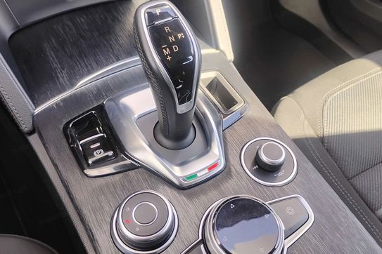 Alfa Romeo Stelvio Turbo Business Q4