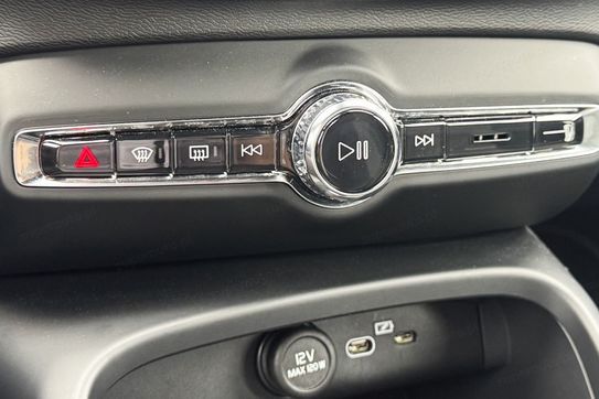 Volvo XC40 B3 Plus Dark