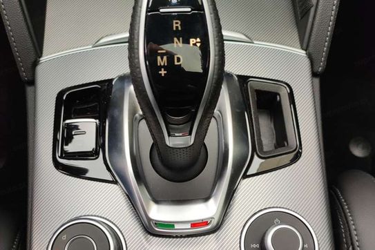 Alfa Romeo Stelvio Turbo Veloce Q4