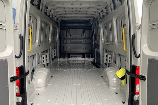 Volkswagen Crafter L4H3 AT8
