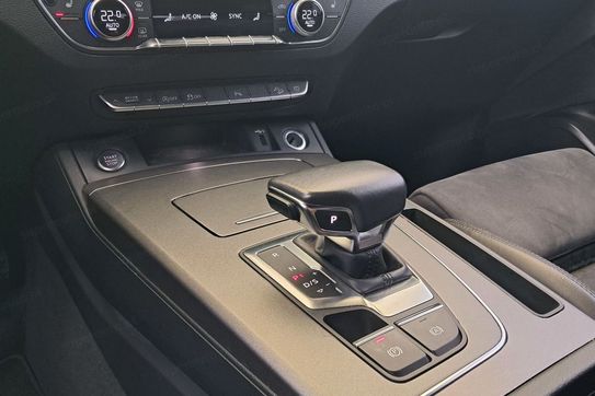 Audi Q5 40 TDI mHEV quattro S Line S tronic