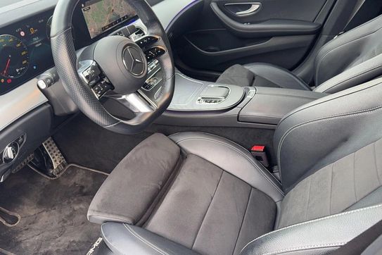 Mercedes E Klasa 220 d 4MATIC AMG Line