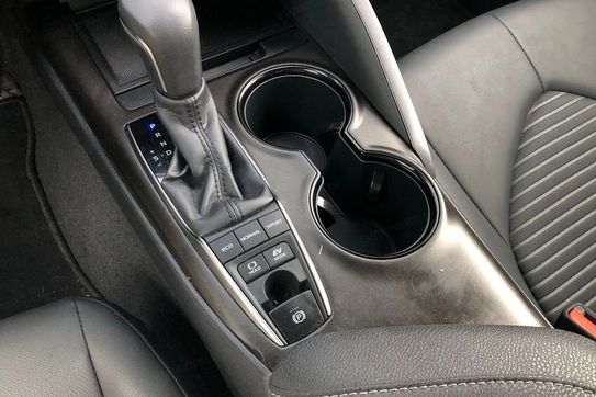 Toyota Camry 2.5 Hybrid Prestige