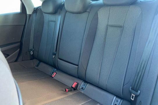 Audi A4 35 TFSI mHEV S Line