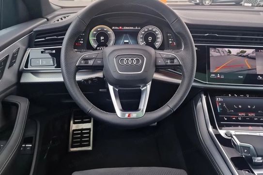 Audi Q8 55 TFSI e quattro