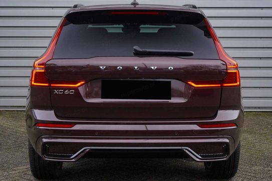 Volvo XC60 B5 AWD Ultra Dark