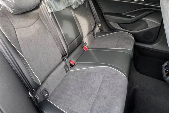 Volkswagen Passat Business Plus 1.5 TSI mHEV DSG