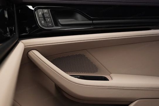 Porsche Panamera 4