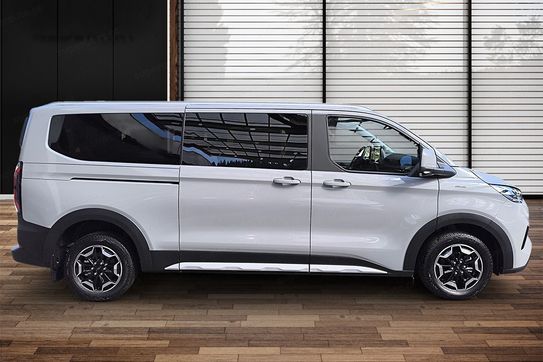 Ford Tourneo Custom 320 L2H1 Active A8 AWD