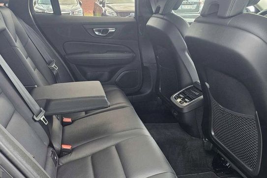 Volvo V60 T6 AWD Plug-In Hybrid Plus Dark