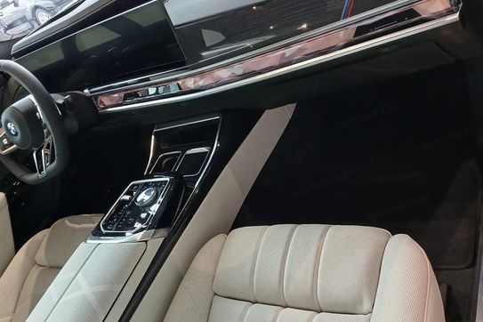 BMW Seria 7 740d xDrive