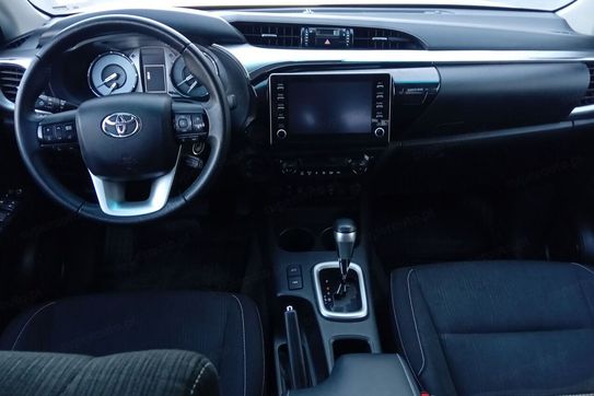 Toyota HiLux 2.4 D-4D Double Cab SR 4x4 aut