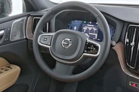 Volvo XC60 B5 B AWD Ultra Dark