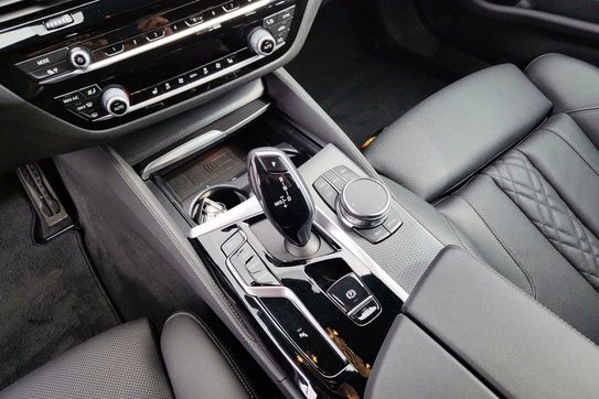 BMW Seria 5 Touring 530i xDrive M Sport