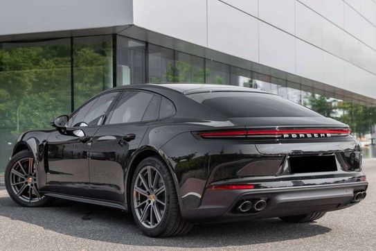 Porsche Panamera 4
