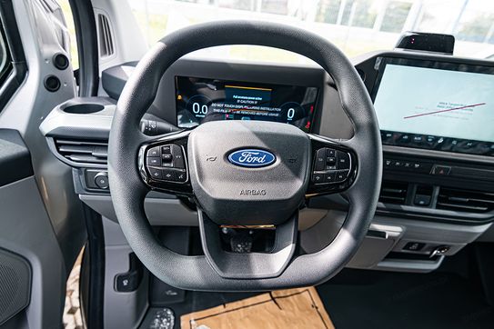 Ford Transit Custom 320 L2H1 Trend 2.5 PHEV CVT
