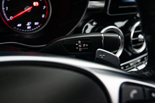 Mercedes Klasa C C 300 2.0  9G-TRONIC