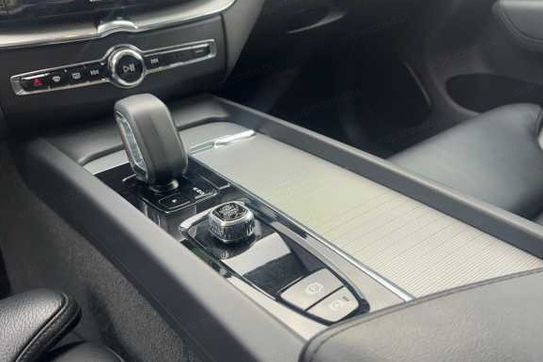 Volvo XC60 B4 B Plus Bright