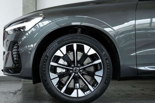 Volvo XC60 B5 AWD Ultra Dark