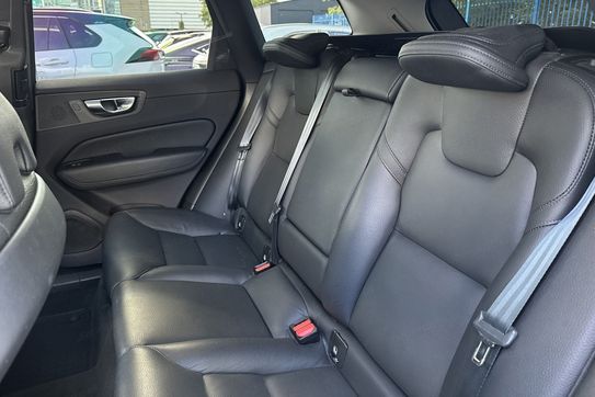 Volvo XC60 B4 B Momentum Pro