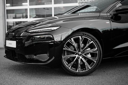 Audi A6 E-tron quattro Avant S line