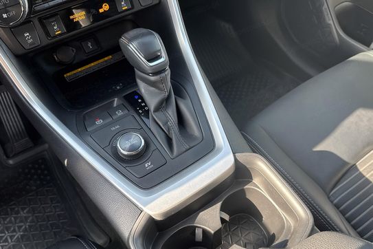 Toyota RAV4 Black Edition by JBL  2.5 Hybrid 4x4