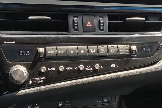 Lexus ES 300h Business Edition