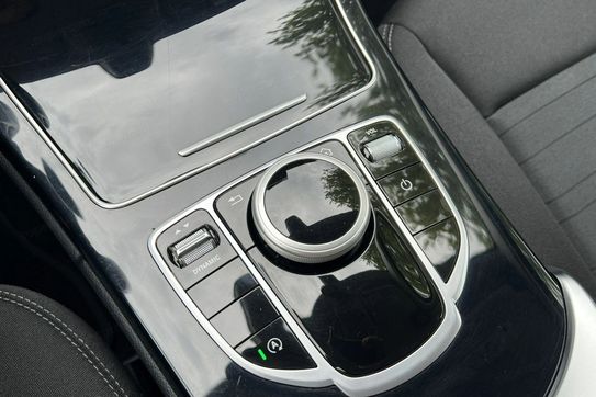 Mercedes Klasa C 220 d 9G-TRONIC