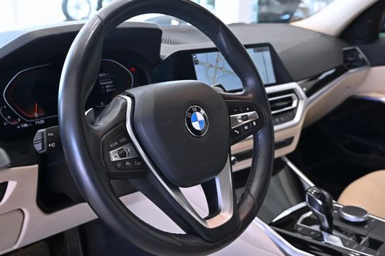 BMW Seria 3 330i