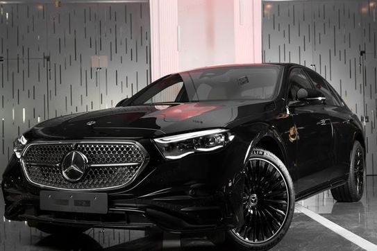 Mercedes E Klasa 220 d 4-Matic AMG