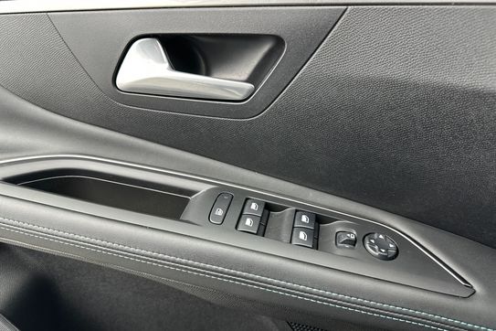 Peugeot 3008 Allure Pack 1.6 Hybrid e-EAT8 4x4