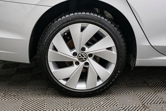 Volkswagen Golf VIII 2.0 TDI SCR Style