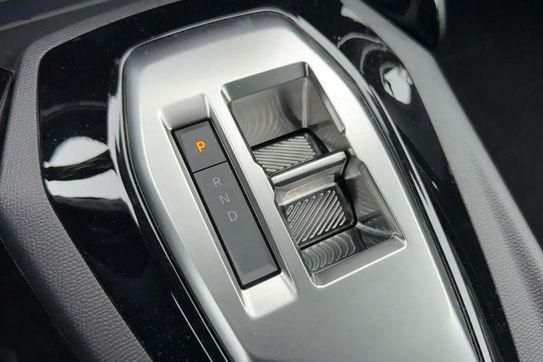 Peugeot 2008 Business e-DCS6 1.2 PureTech mHEV