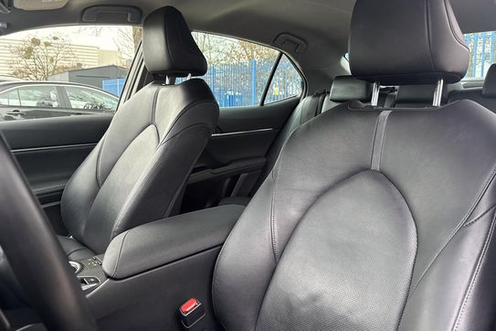 Toyota Camry Executive 2.5 Hybrid  CVT