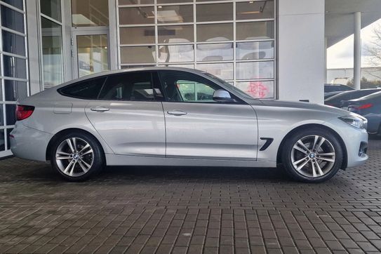 BMW Seria 3 Gran Turismo 320i xDrive Sport Line