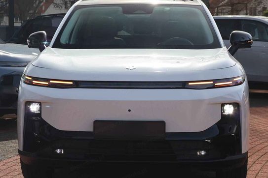 Leapmotor B10 Design Hybrid EV 18,8 kWh