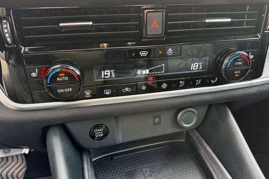 Nissan Qashqai Tekna Xtronic 1.3 DIG-T mHEV