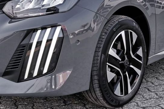 Peugeot 208 Allure e-DCS6  1.2 mHEV