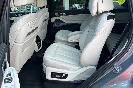 BMW X7 M60i xDrive